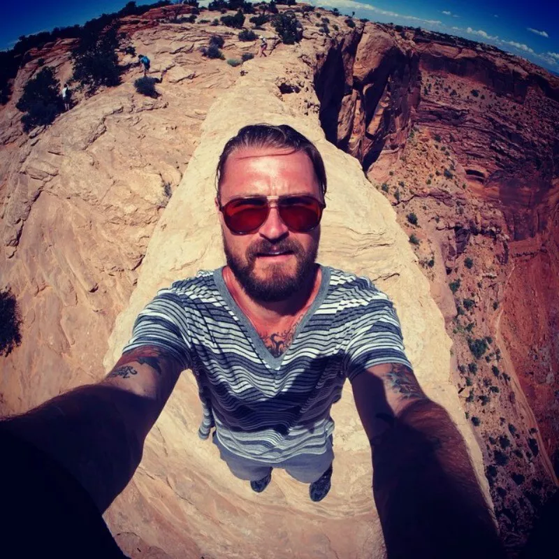 Selfie stunt in Utah