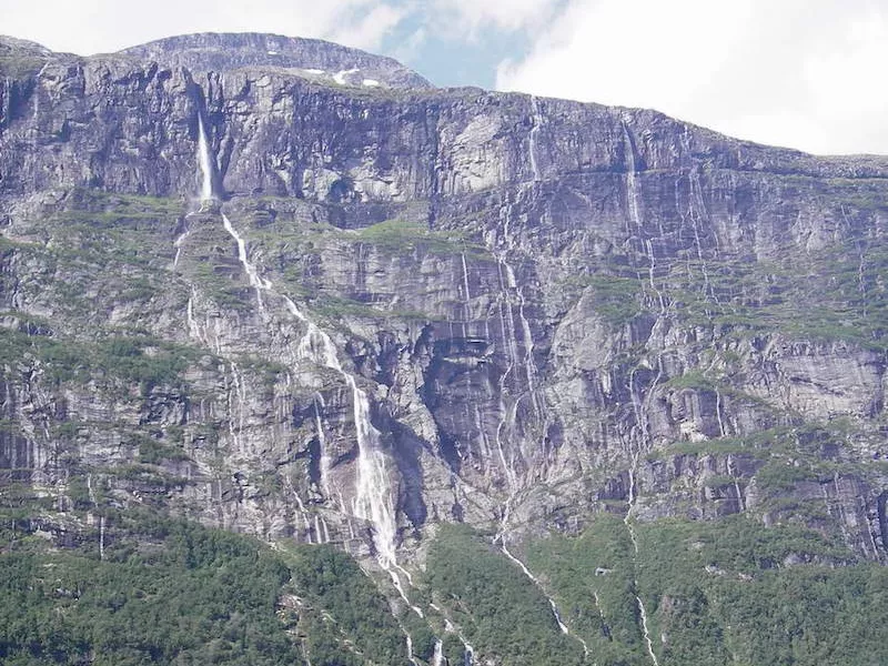 Vinnufossen waterfall