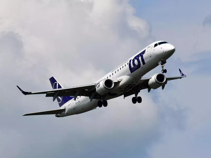 LOT - Polish Airlines Embraer 190