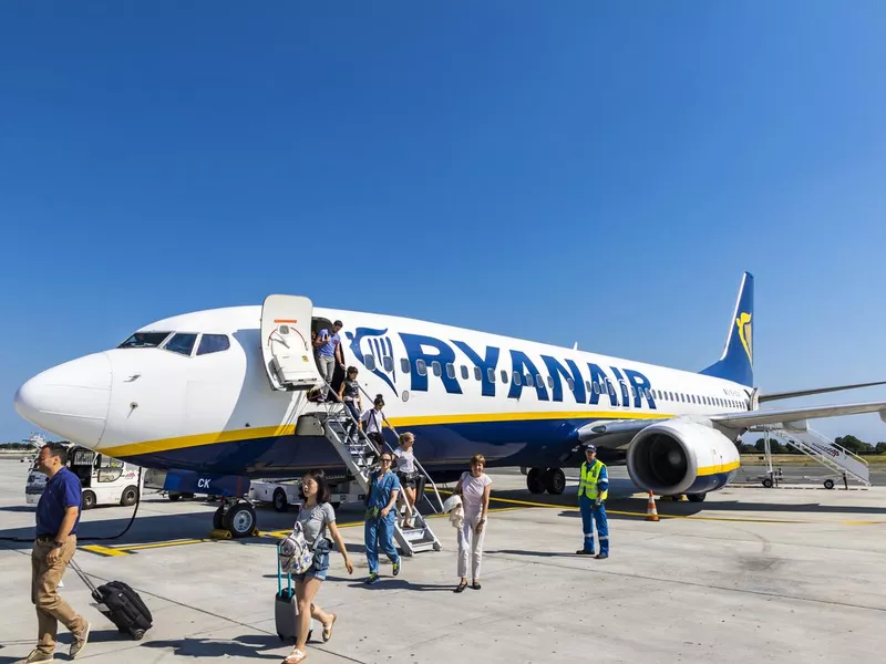 Boeing 737-8AS (RyanAir) in Bordeaux-Merignac Airport