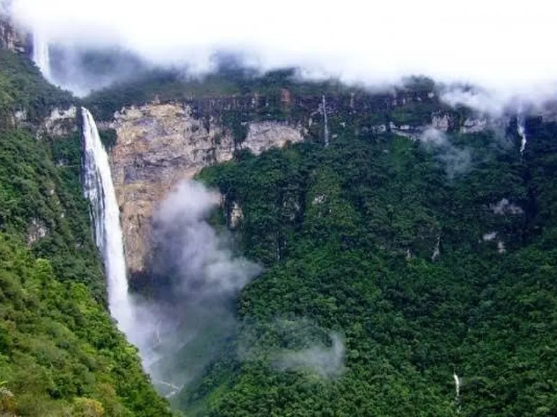 Tres Hermanas Falls