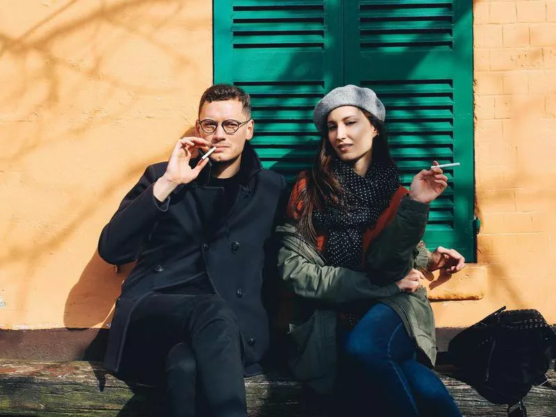 Young couple on the streets of Paris