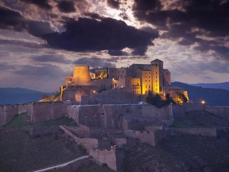 Parador Cardona