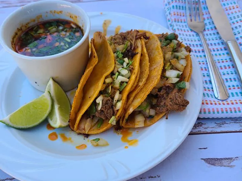 Tacos de Birria Los Carnales