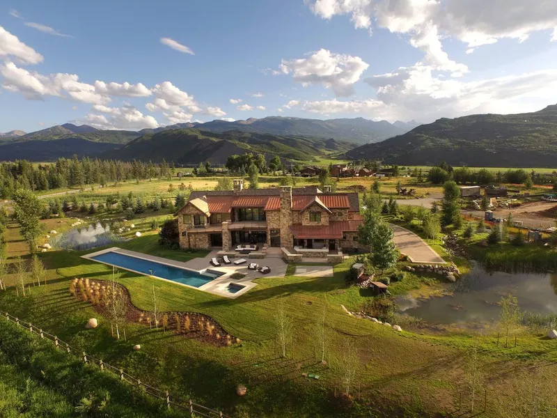 Aspen Airbnb with pool