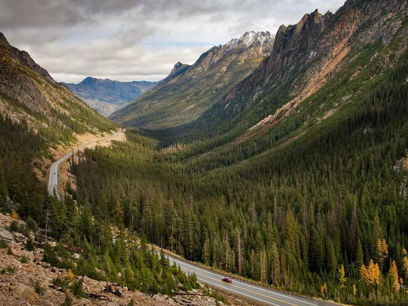 Road through North Cascades