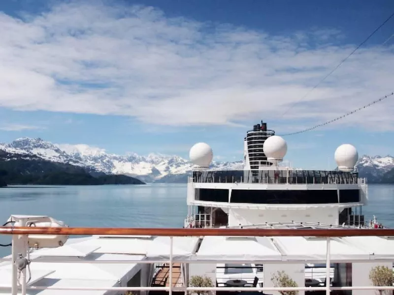 Holland America cruiseship to Alaska